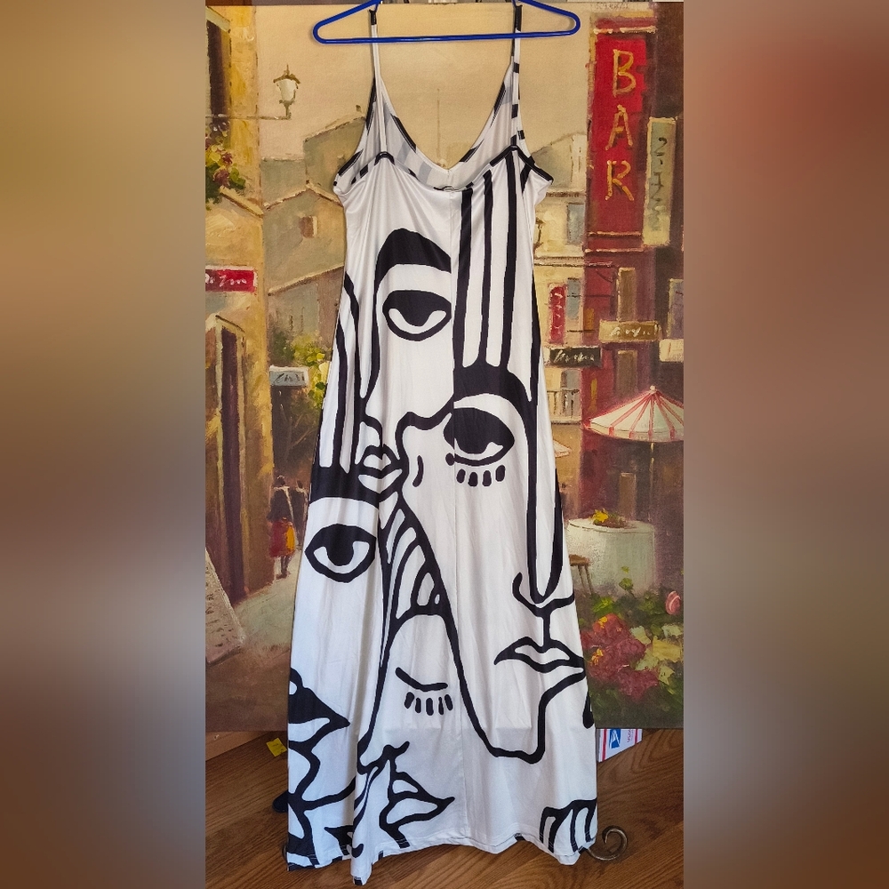 Abstract Black and White Dress - Picture 2 of 5